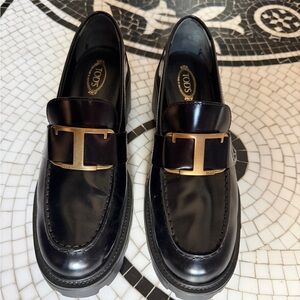 Tod's Black Patent Leather Loafers Gold Buckle worn once! 9 1/2 made in Italy